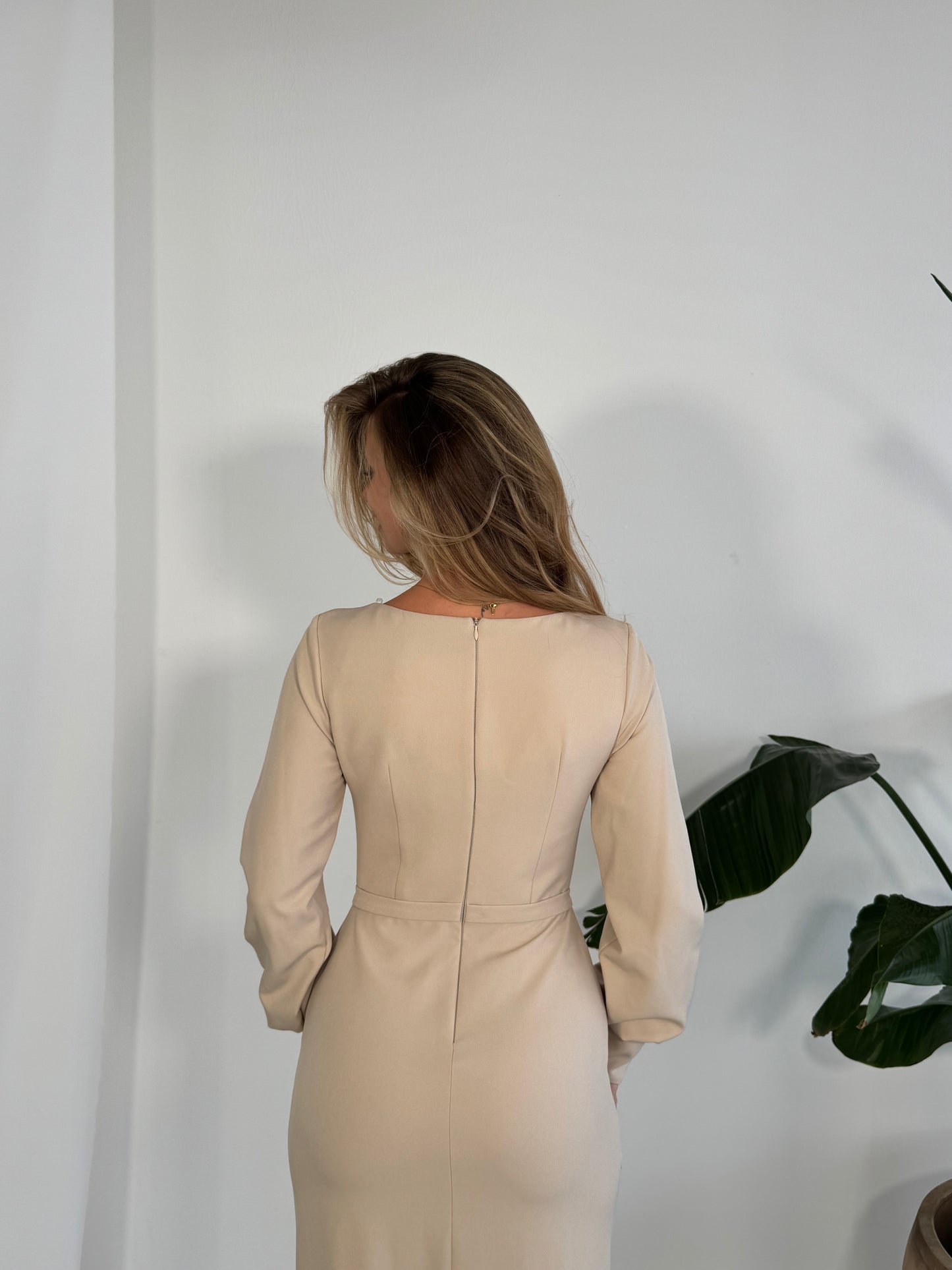 Creamy Dress in Midi